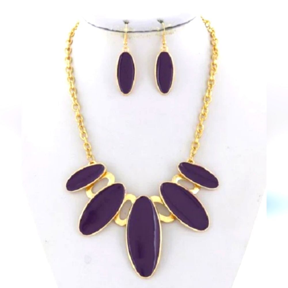 Purple acrylic statement necklace with matching earrings